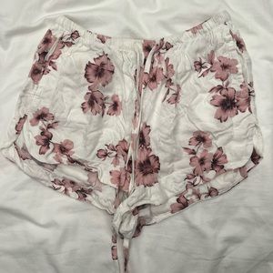 BRANDY MELVILLE SHORTS